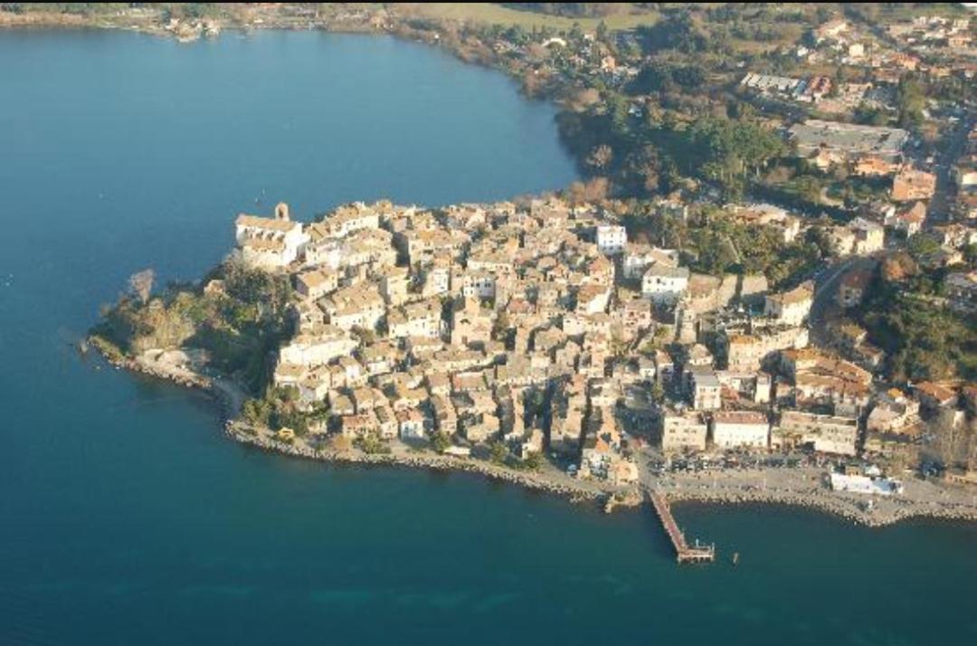 Il B&B Del Lago Anguillara Sabazia Værelse billede